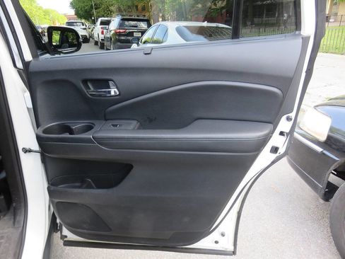 Used 2020 Honda Pilot Touring image 32
