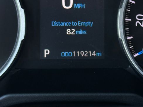 Used 2019 Toyota RAV4 LE w/ Carpet Mat Package image 17