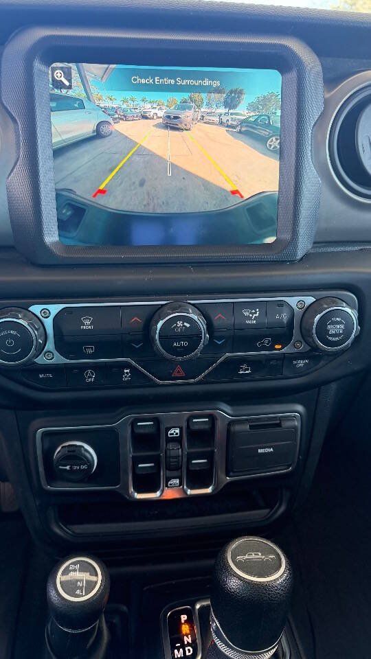 Used 2021 Jeep Gladiator Sport AWD/4WD image 19