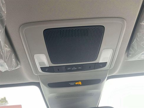 New 2026 Honda HR-V LX image 29