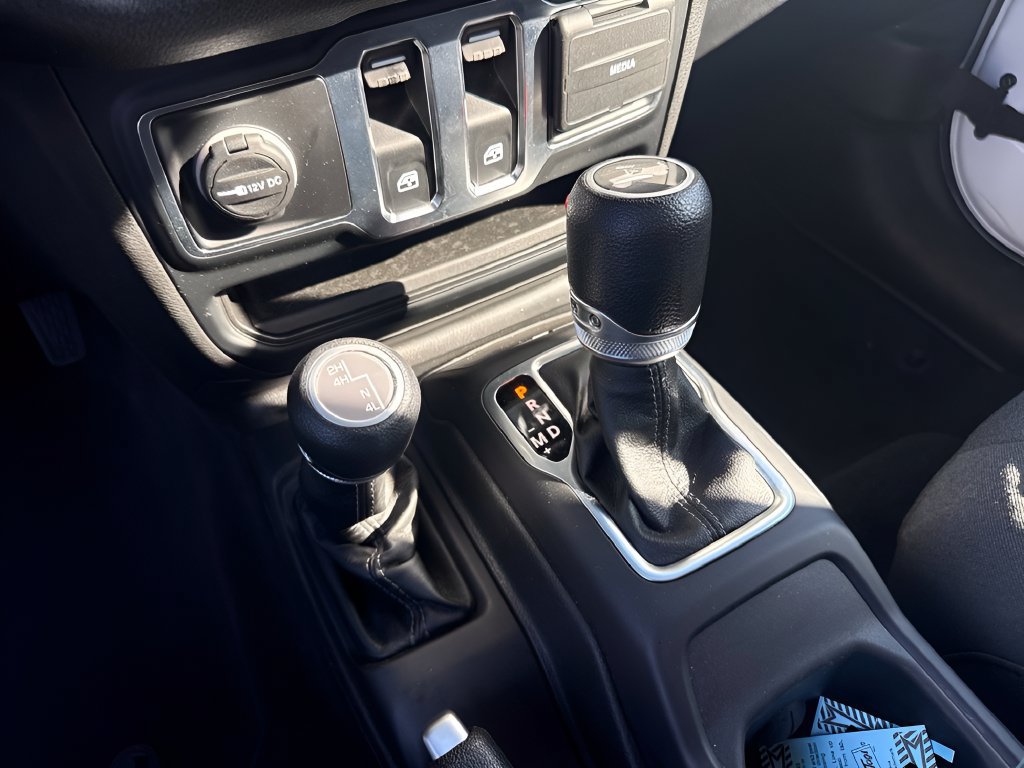 Used 2024 Jeep Wrangler Sport AWD/4WD image 13