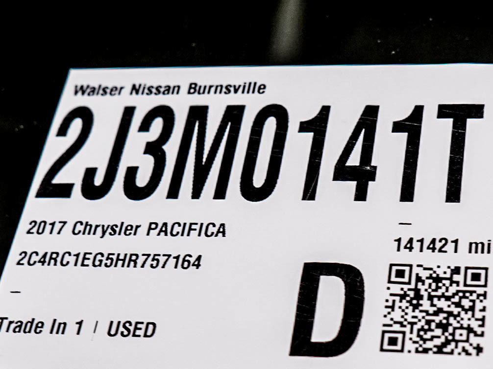 Used 2017 Chrysler Pacifica Touring-L Plus w/ Advanced Safetytec Group FWD image 32