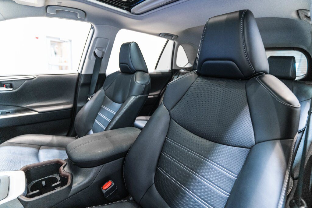 Used 2023 Toyota RAV4 Limited AWD/4WD image 6