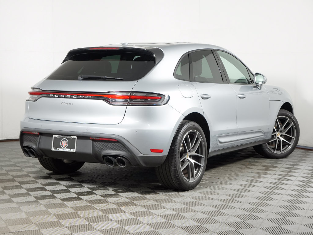 Certified 2025 Porsche Macan w/ Premium Package Plus AWD/4WD image 7