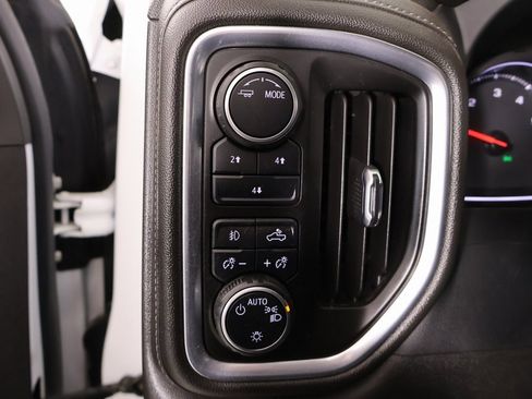 Used 2022 Chevrolet Silverado 2500 LT w/ Convenience Package image 7