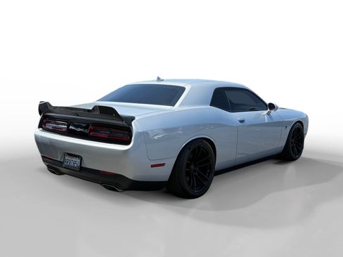 Used 2019 Dodge Challenger R/T Scat Pack RWD image 5