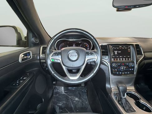 Used 2018 Jeep Grand Cherokee Altitude image 16