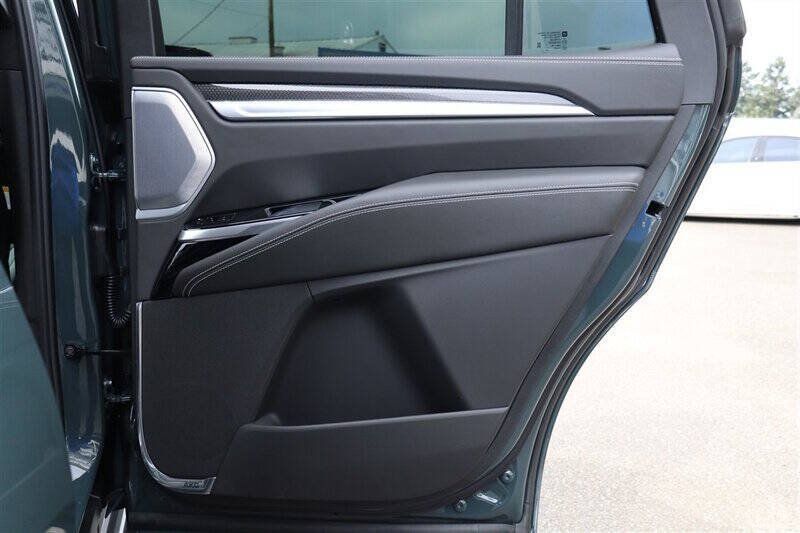 Used 2026 Cadillac Escalade V w/ LPO, ONYX Package AWD/4WD image 30