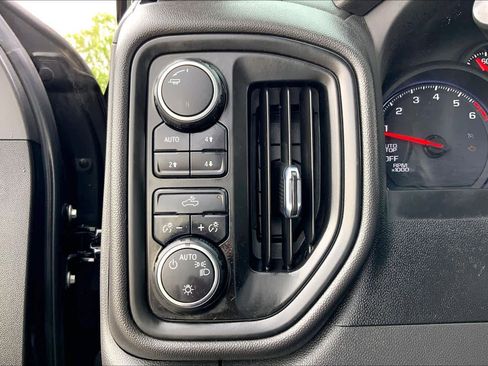 Used 2022 Chevrolet Silverado 1500 Custom Trail Boss image 32