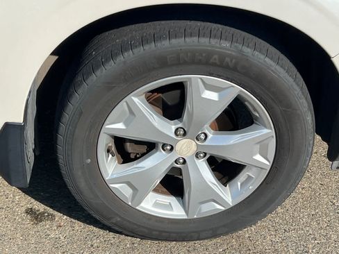 Used 2015 Subaru Forester 2.5i Premium AWD/4WD image 18