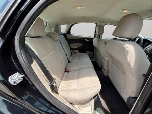 Used 2016 Ford Focus SE FWD image 29