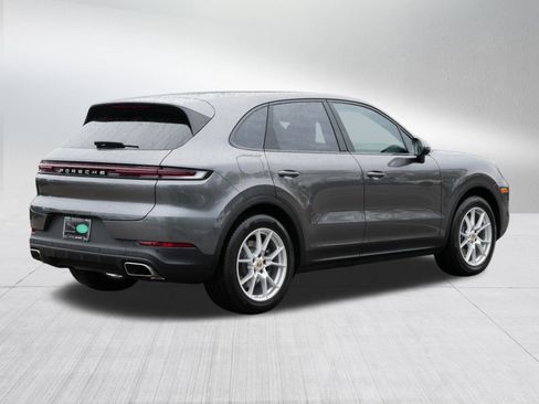 Used 2024 Porsche Cayenne image 5