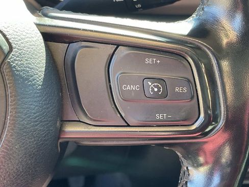Used 2021 Jeep Gladiator Willys image 28