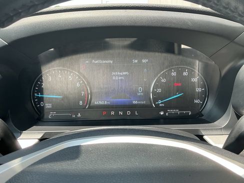 Used 2022 Ford Explorer XLT w/ Equipment Group 202A AWD/4WD image 12