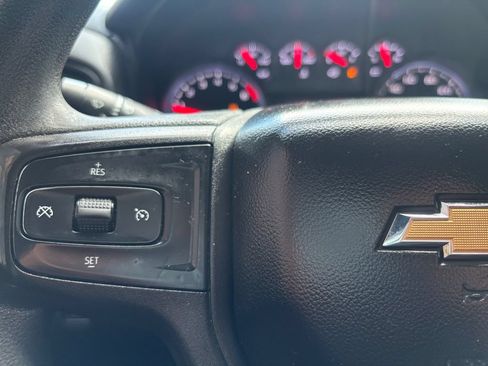 Used 2020 Chevrolet Silverado 1500 Custom w/ Custom Value Package RWD image 11