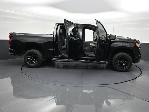 Used 2023 Chevrolet Silverado 1500 LT Trail Boss w/ LT Trail Boss Premium Package AWD/4WD image 32