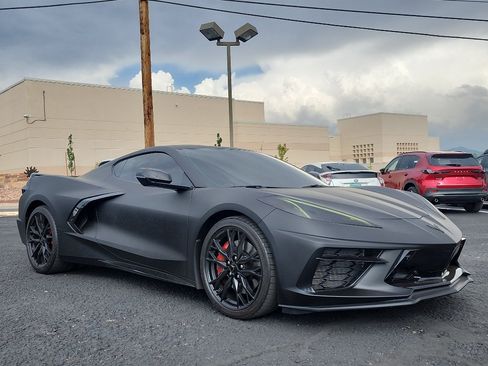 Used 2023 Chevrolet Corvette Stingray Premium Cpe w/ Z51 Performance Package RWD image 3