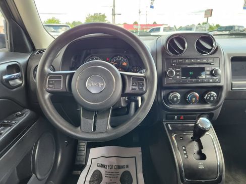 Used 2017 Jeep Patriot Sport w/ Power Value Group AWD/4WD image 18