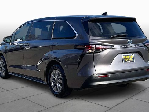 Certified 2023 Toyota Sienna XLE image 11