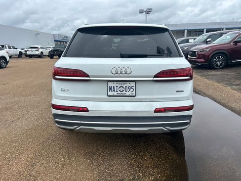 Used 2021 Audi Q7 2.0T Premium w/ Convenience Package AWD/4WD image 11