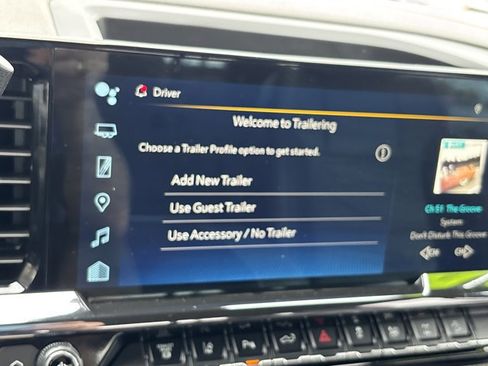 Used 2024 Chevrolet Silverado 2500 ZR2 w/ Technology Package AWD/4WD image 39