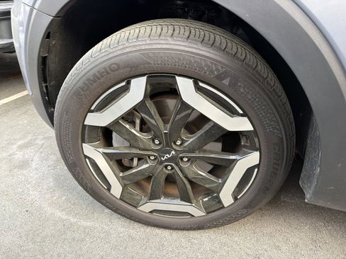 Used 2025 Kia Telluride S image 13