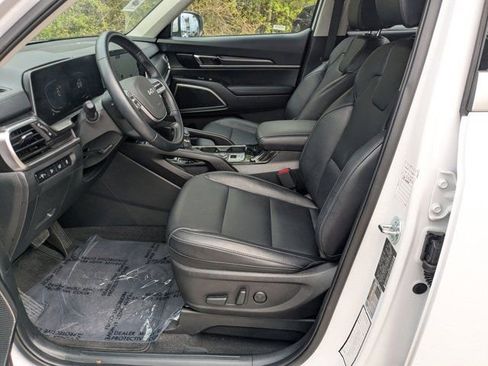 Used 2025 Kia Telluride S FWD image 23