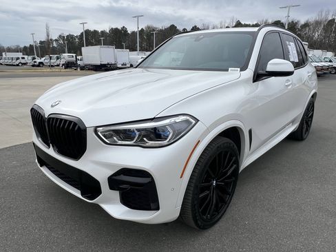 Used 2023 BMW X5 M50i w/ Executive Package image 5