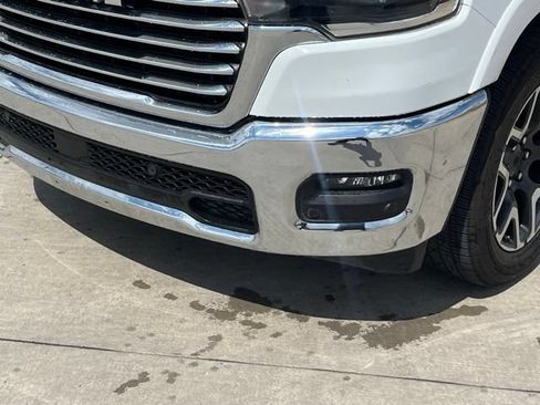 Used 2025 RAM 1500 Laramie AWD/4WD image 5