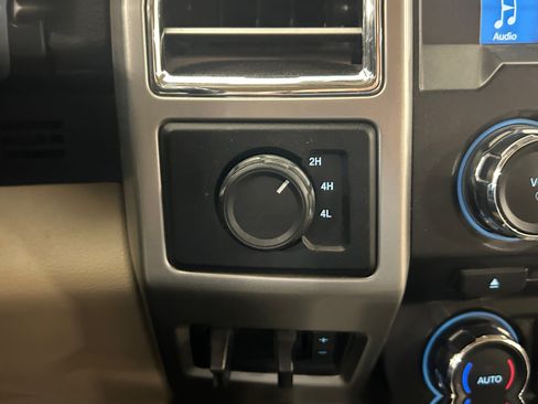 Used 2017 Ford F350 Lariat w/ Lariat Value Package AWD/4WD image 13