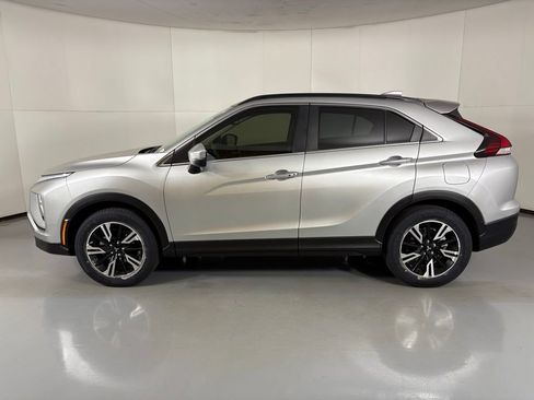 Used 2023 Mitsubishi Eclipse Cross SE image 6