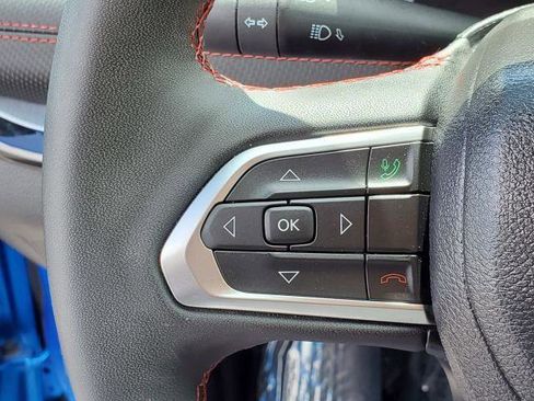 Used 2024 Jeep Compass Trailhawk w/ Trailhawk Convenience Group AWD/4WD image 12