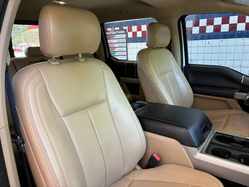 Used 2020 Ford F250 Lariat w/ Lariat Value Package AWD/4WD image 17