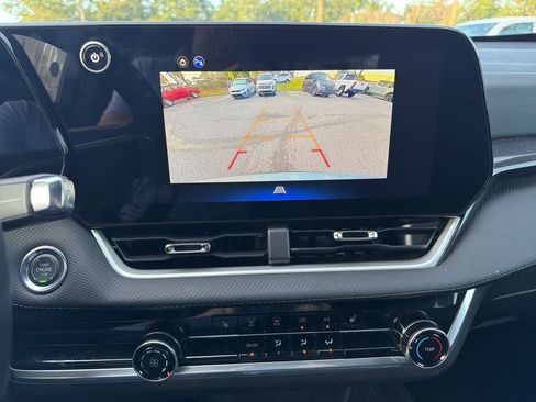 Used 2026 Chevrolet Equinox LT FWD image 11
