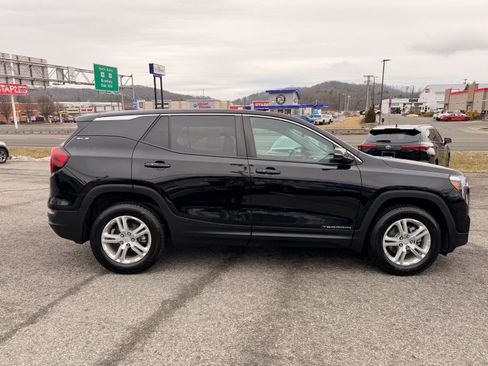 Used 2023 GMC Terrain SLE image 7