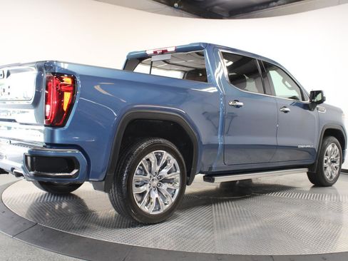 Used 2025 GMC Sierra 1500 Denali w/ Denali Reserve Package AWD/4WD image 9