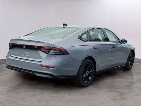 New 2025 Honda Accord SE image 3