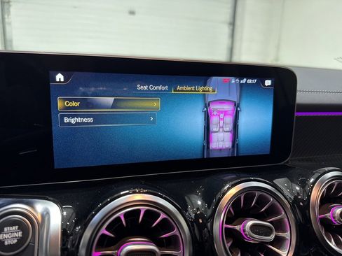 Used 2021 Mercedes-Benz GLB 35 AMG 4MATIC w/ Premium Package image 23