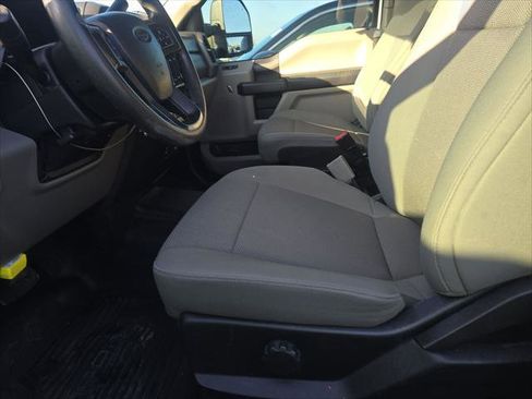 Used 2019 Ford F250 XL w/ Power Equipment Group image 9