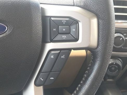 Used 2016 Ford F150 Lariat RWD image 34