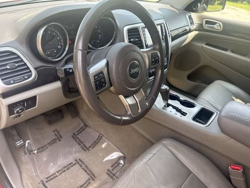 Used 2013 Jeep Grand Cherokee Laredo AWD/4WD image 12