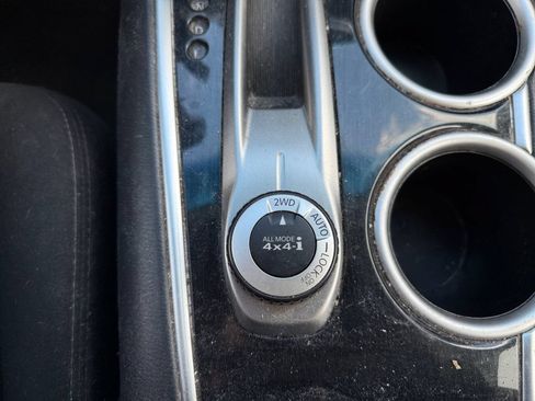 Used 2014 Nissan Pathfinder SV AWD/4WD image 10
