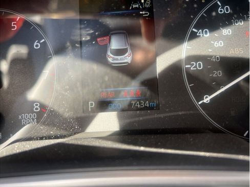 Used 2025 Toyota Corolla SE FWD image 6