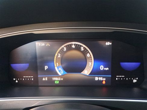 Certified 2022 Volkswagen Tiguan SE w/ Panoramic Sunroof Package image 19