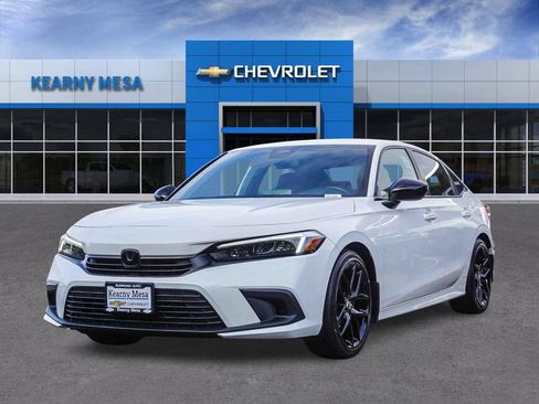 Used 2023 Honda Civic Sport image 3