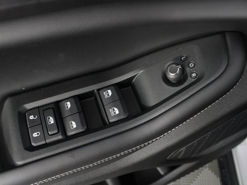 New 2025 Jeep Grand Cherokee L Laredo image 15