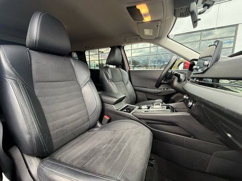 Used 2024 Mitsubishi Outlander SE image 27