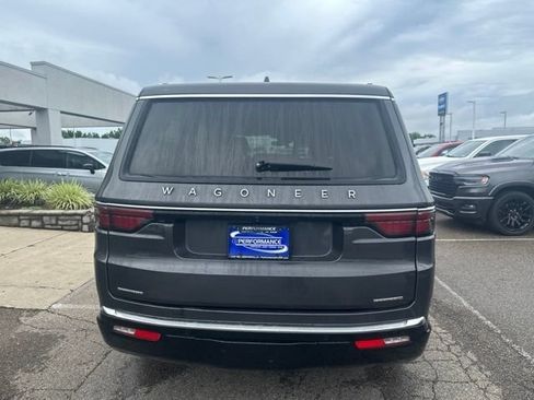 Used 2022 Jeep Wagoneer Series III w/ Premium Group I AWD/4WD image 8