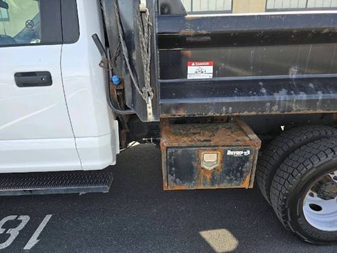 Used 2022 Ford F550 4x4 Regular Cab Super Duty image 12