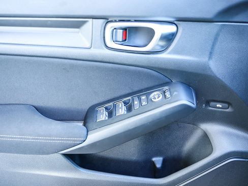 Used 2025 Honda Civic Sport image 29